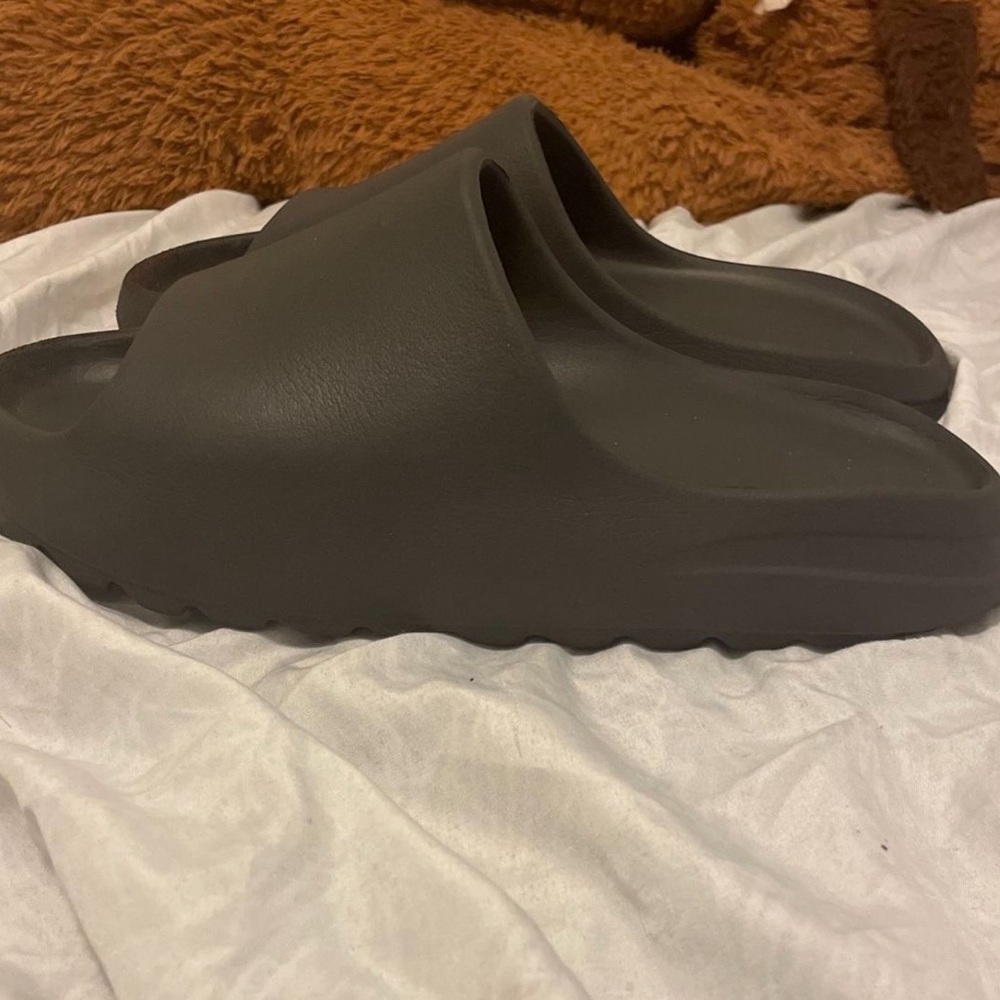 Yezzy slides